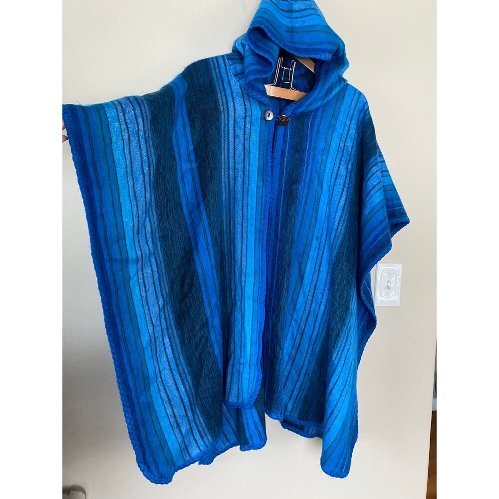 Striped colorful lightweight blue alpaca blend hooded poncho fuzzy OSFM Equador